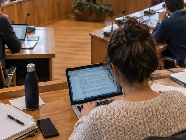 Udal Osoko Bilkurak Zuzenean: Mutrikuk Gardentasunaren Aldeko Urratsa Eman Behar Du